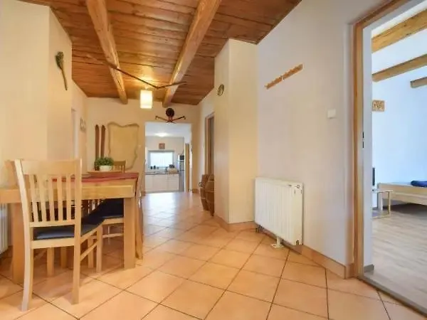 بيت للعطل Stary Dom شتوروك